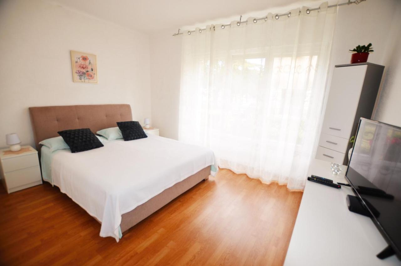 Apartment Leo Umag Exterior foto