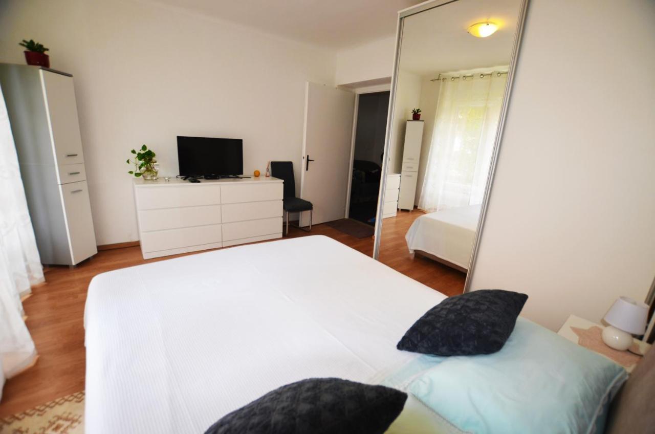 Apartment Leo Umag Exterior foto