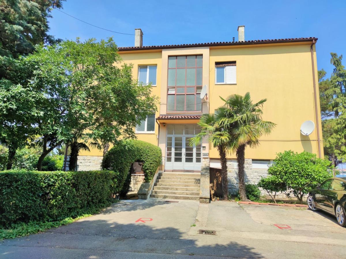 Apartment Leo Umag Exterior foto
